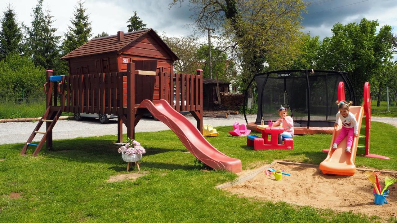 Restaurace A Pension Chalupa Hlásná Třebaň Exterior foto