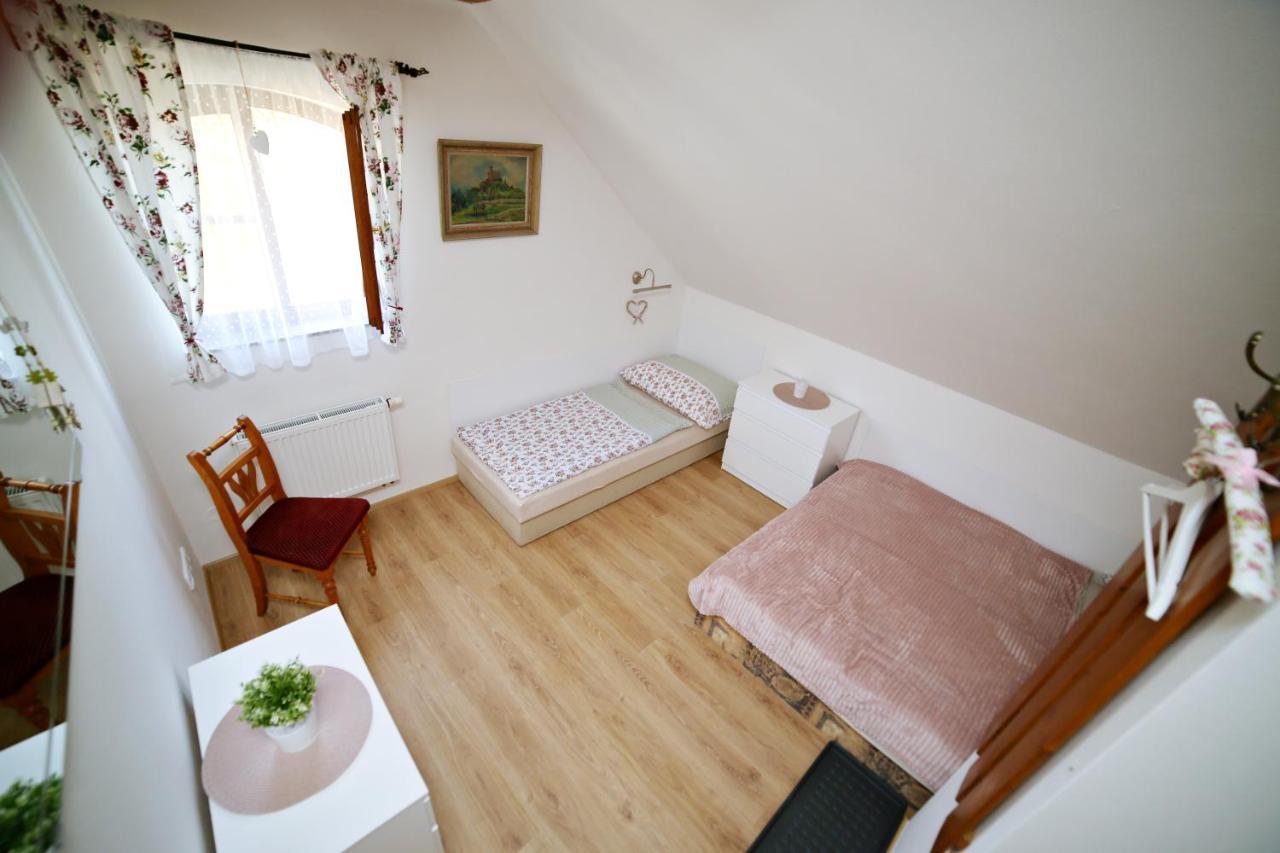 Restaurace A Pension Chalupa Hlásná Třebaň Exterior foto
