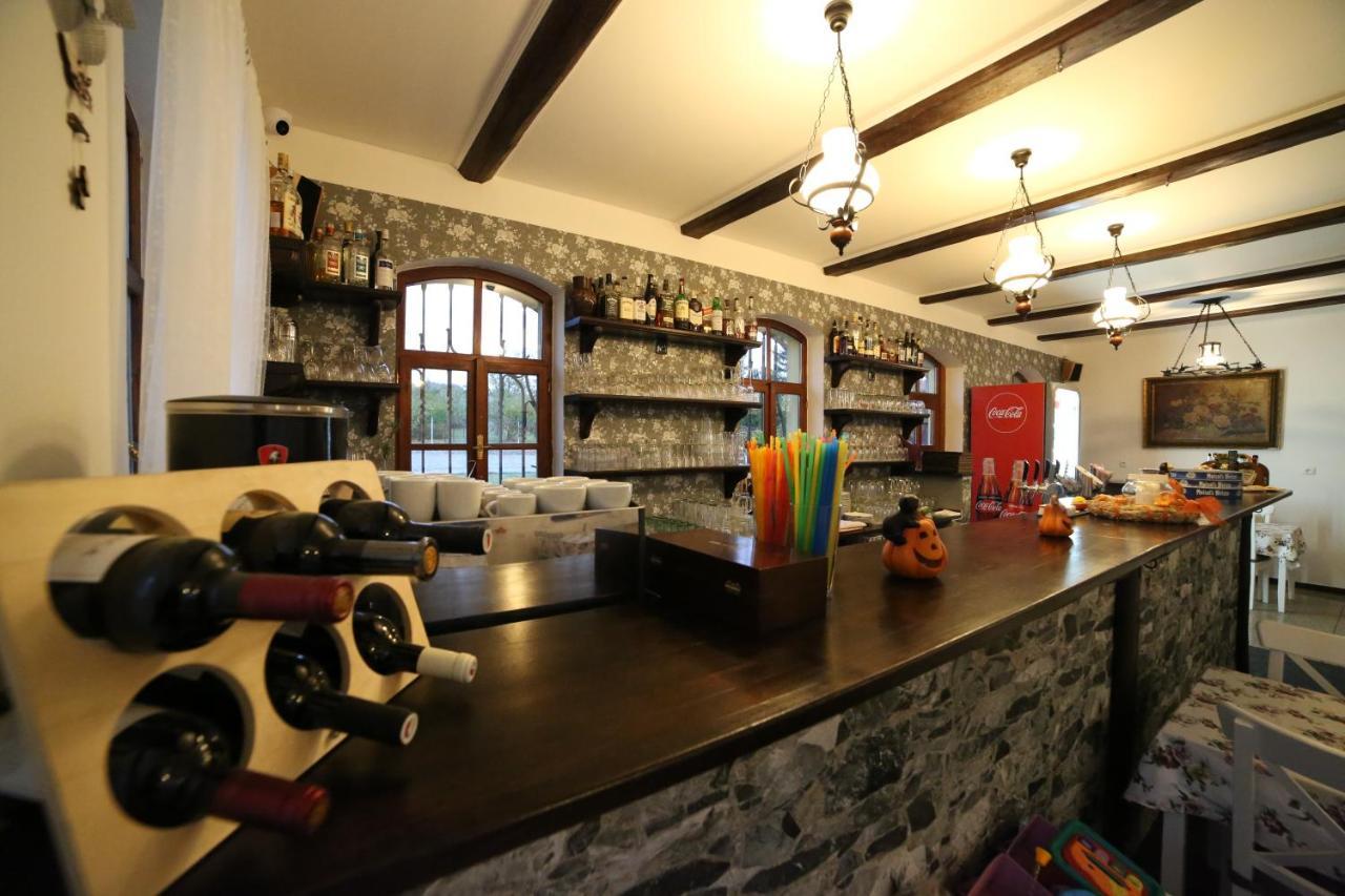 Restaurace A Pension Chalupa Hlásná Třebaň Exterior foto